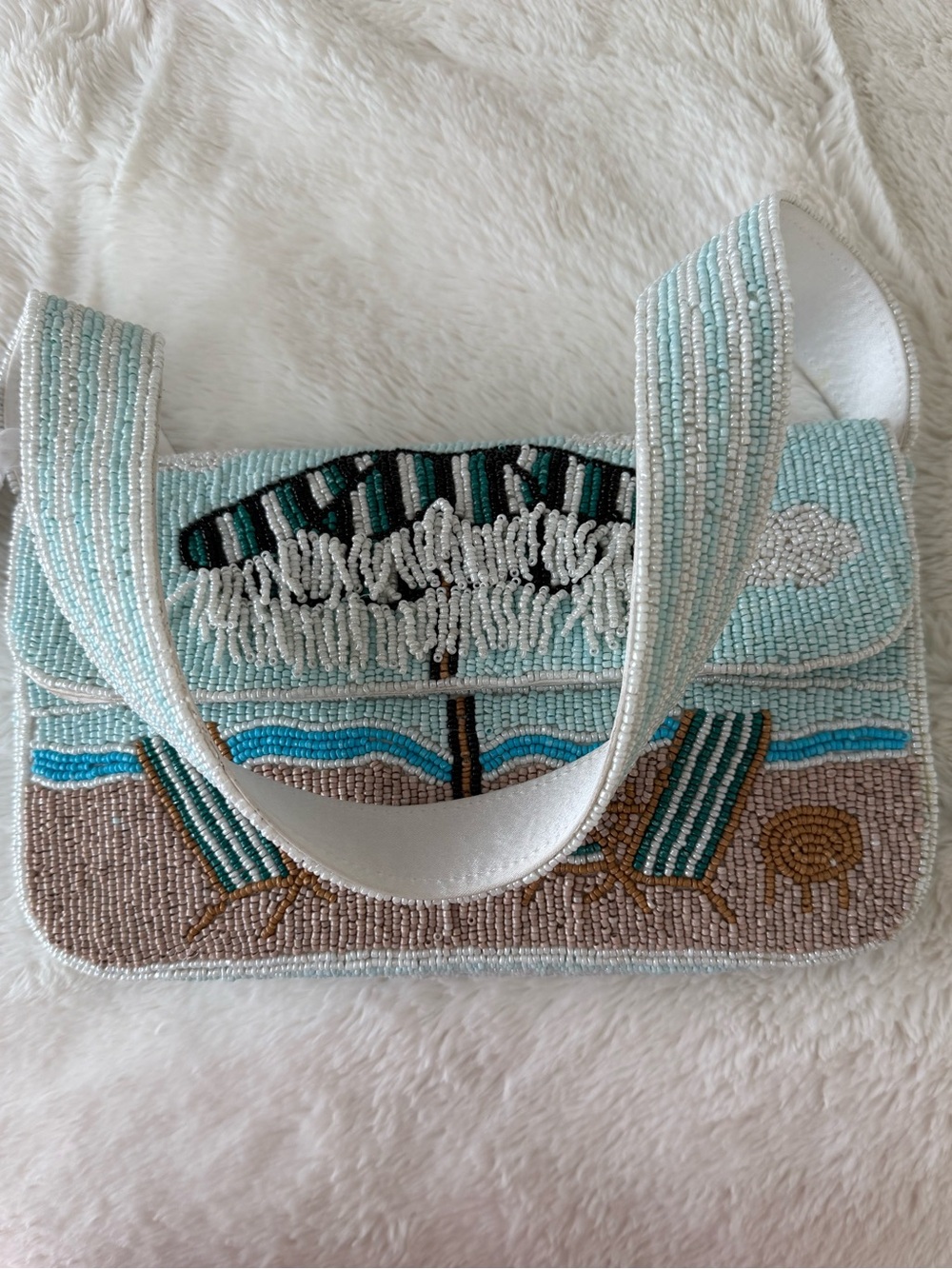 NWT Hand-Beaded Beach Scene Shoulder Bag in Light Blue, White and Tan - Picture 7 of 15